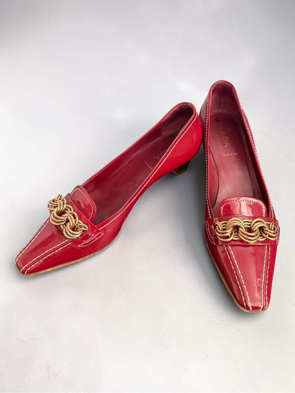 Prada Red Patent Leather Pumps – Gold Chain Trim – Pointed Toe – Mid Heel - 36.5